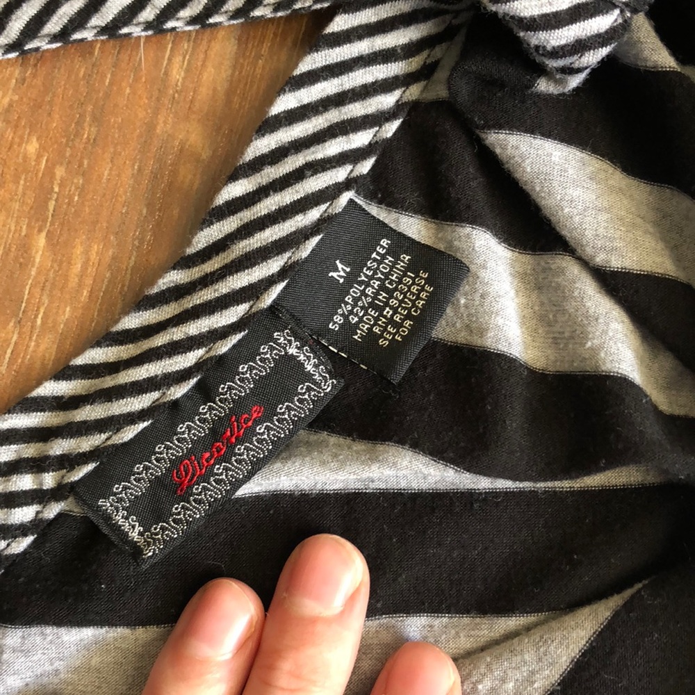 Licorice T-shirt - Picture 2 of 3